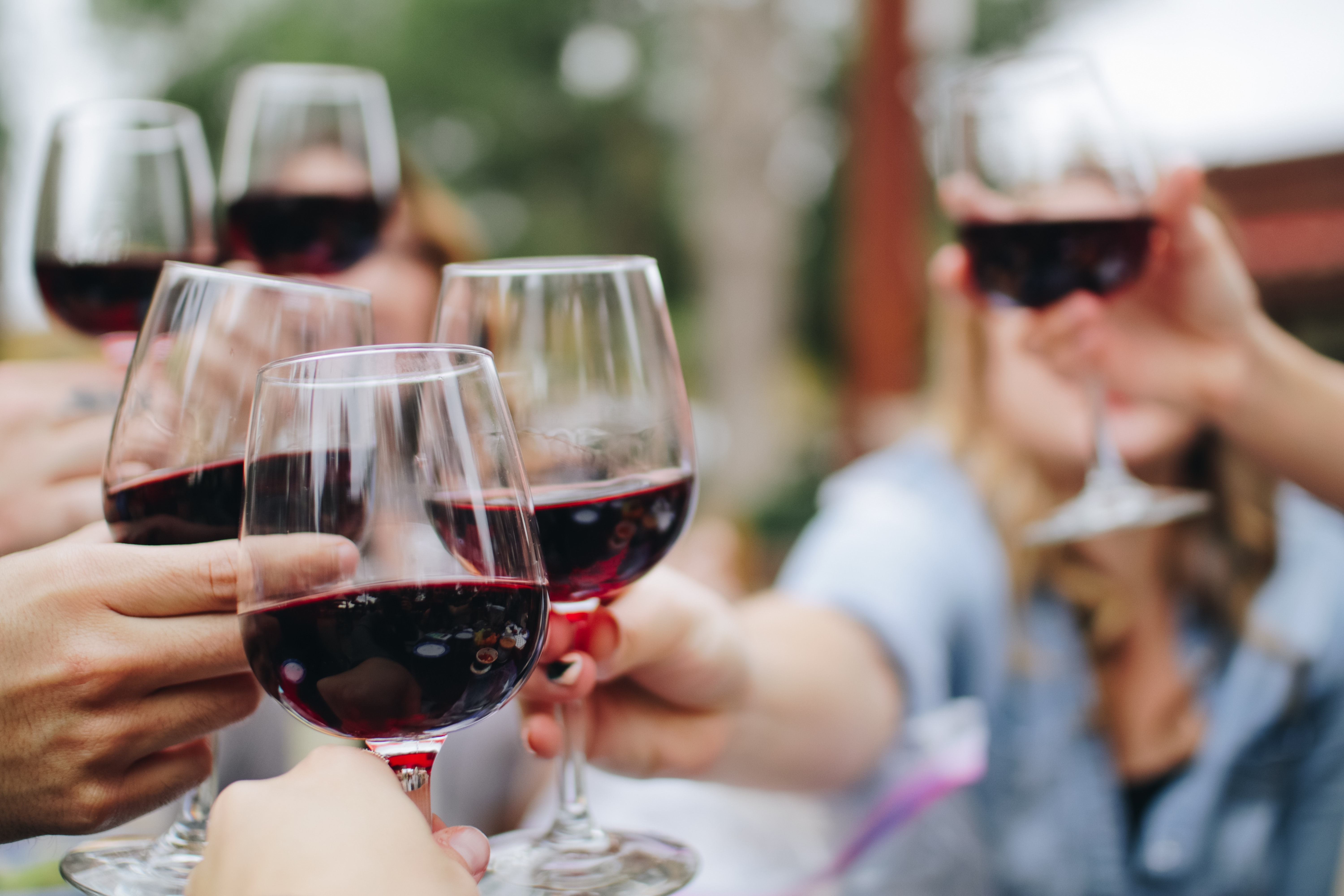 Verres de vin partages au Tilleul